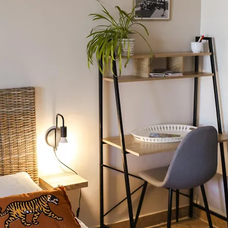 Avec Parking Vue Sur La Cite De