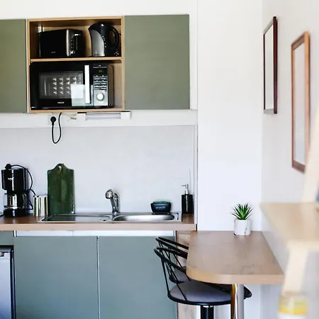 Avec Parking Vue Sur La Cite De Carcassonne