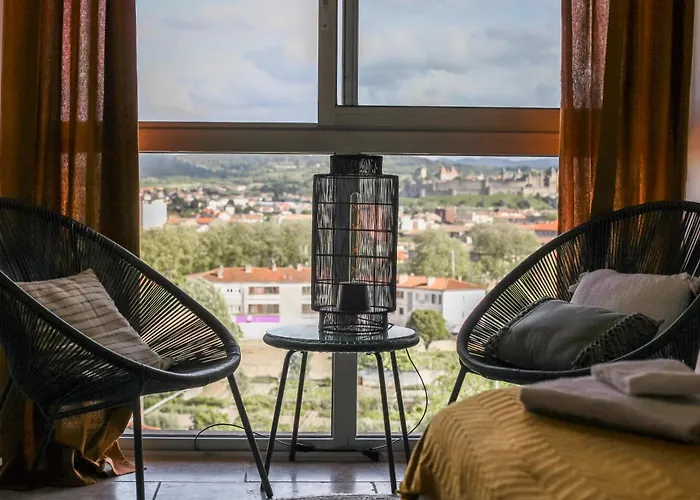 Διαμέρισμα Avec Parking Vue Sur La Cite De *